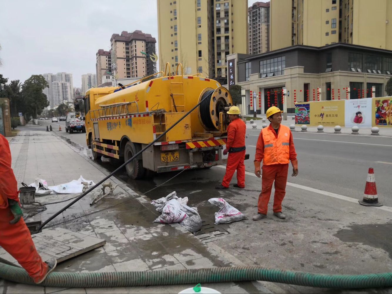 青湖路街道排污管道清淤-管道清洗
