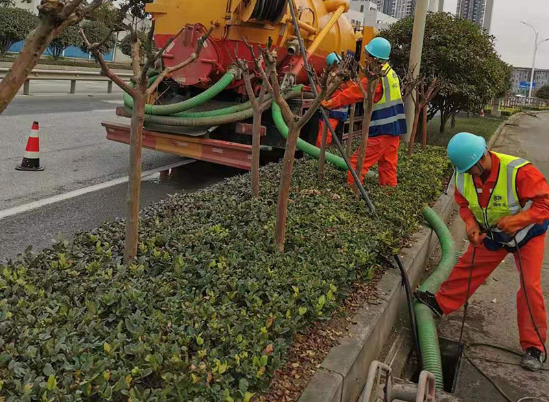 青湖路街道市政管道清淤