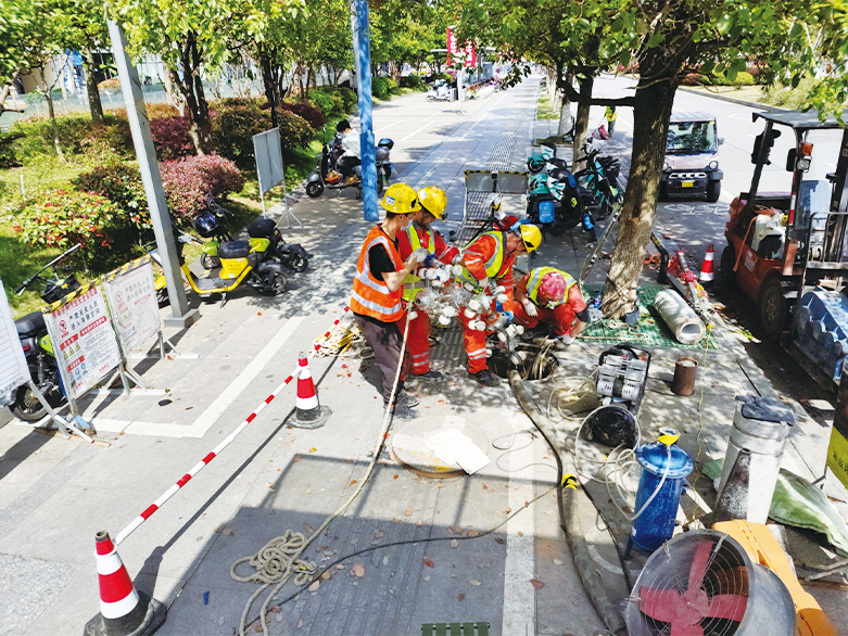  青湖路街道UV-CIPP紫外光固化修复